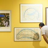 Une centaine de cartes consacrées au Léman sont exposées à Nyon au Musée du Léman. KEYSTONE/LAURENT GILLIERON